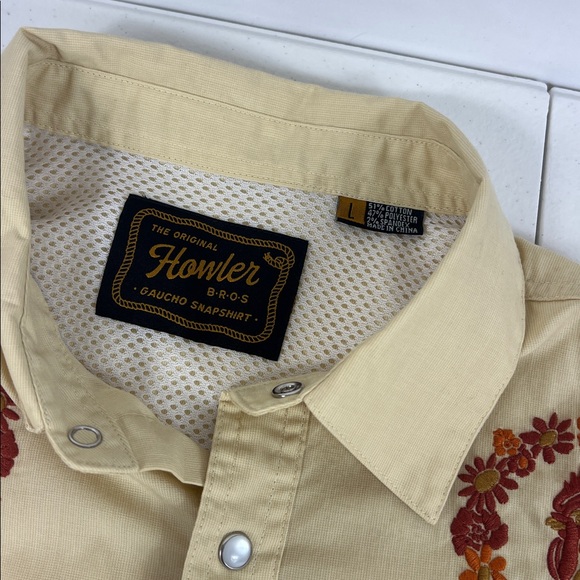 Howler Brothers Sz L Gaucho Snapshirt Ring Around The Rooster Embroidered - Picture 2 of 12